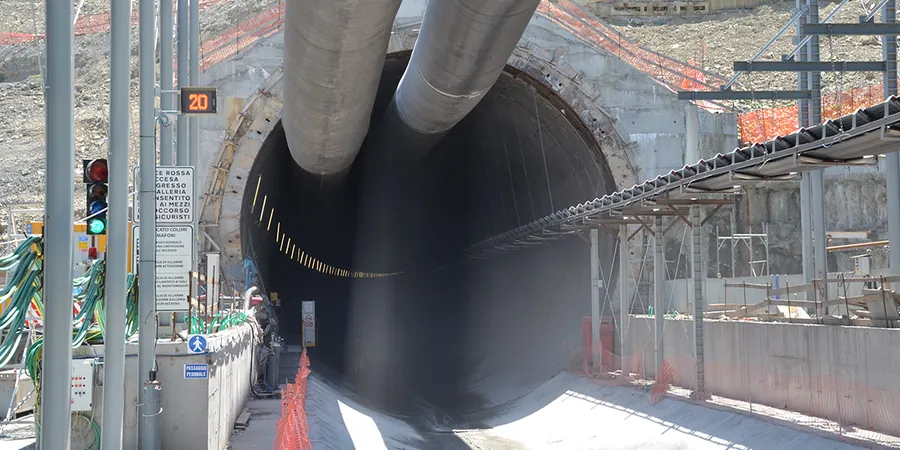Análisis Geotécnico para Túneles en Suelo Blando en Buin